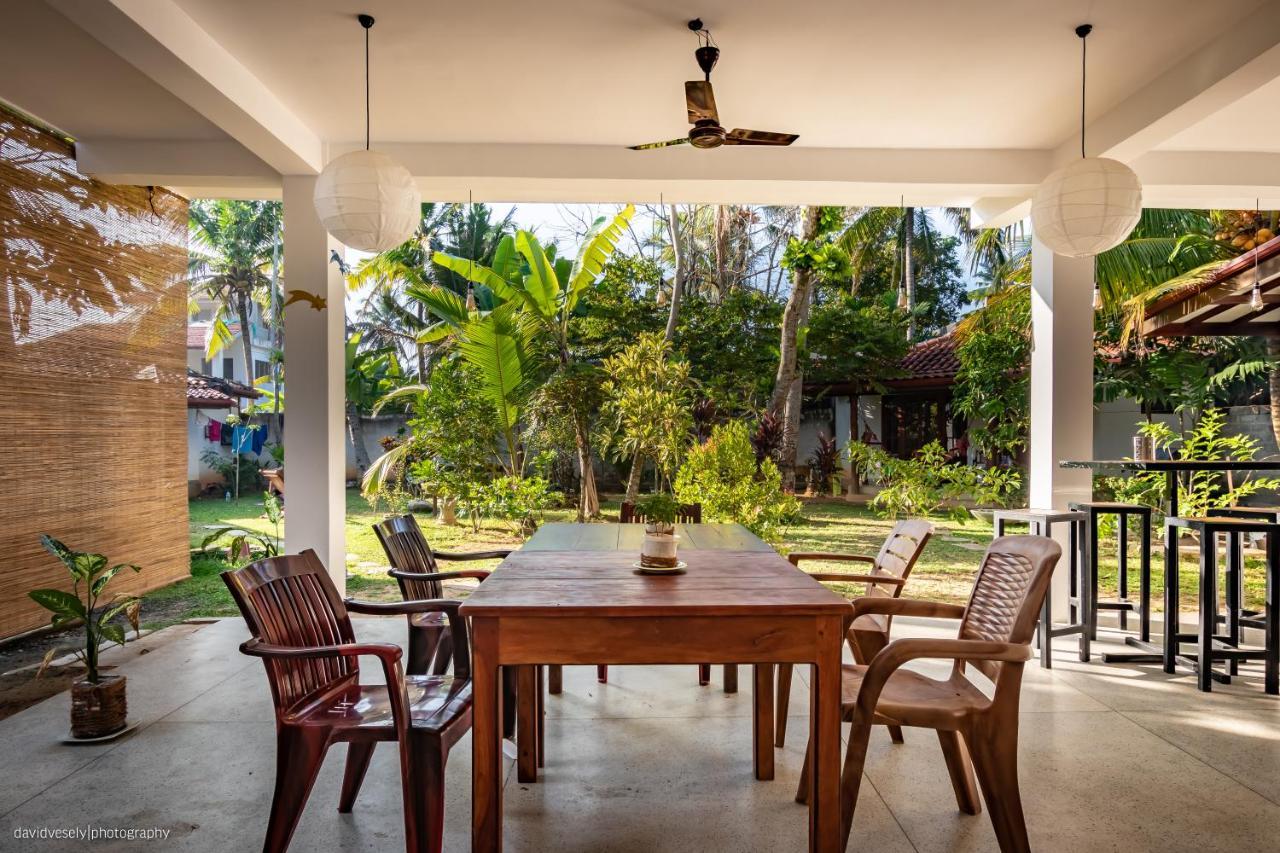 Dorian Guest House And Restaurant Weligama Exteriör bild